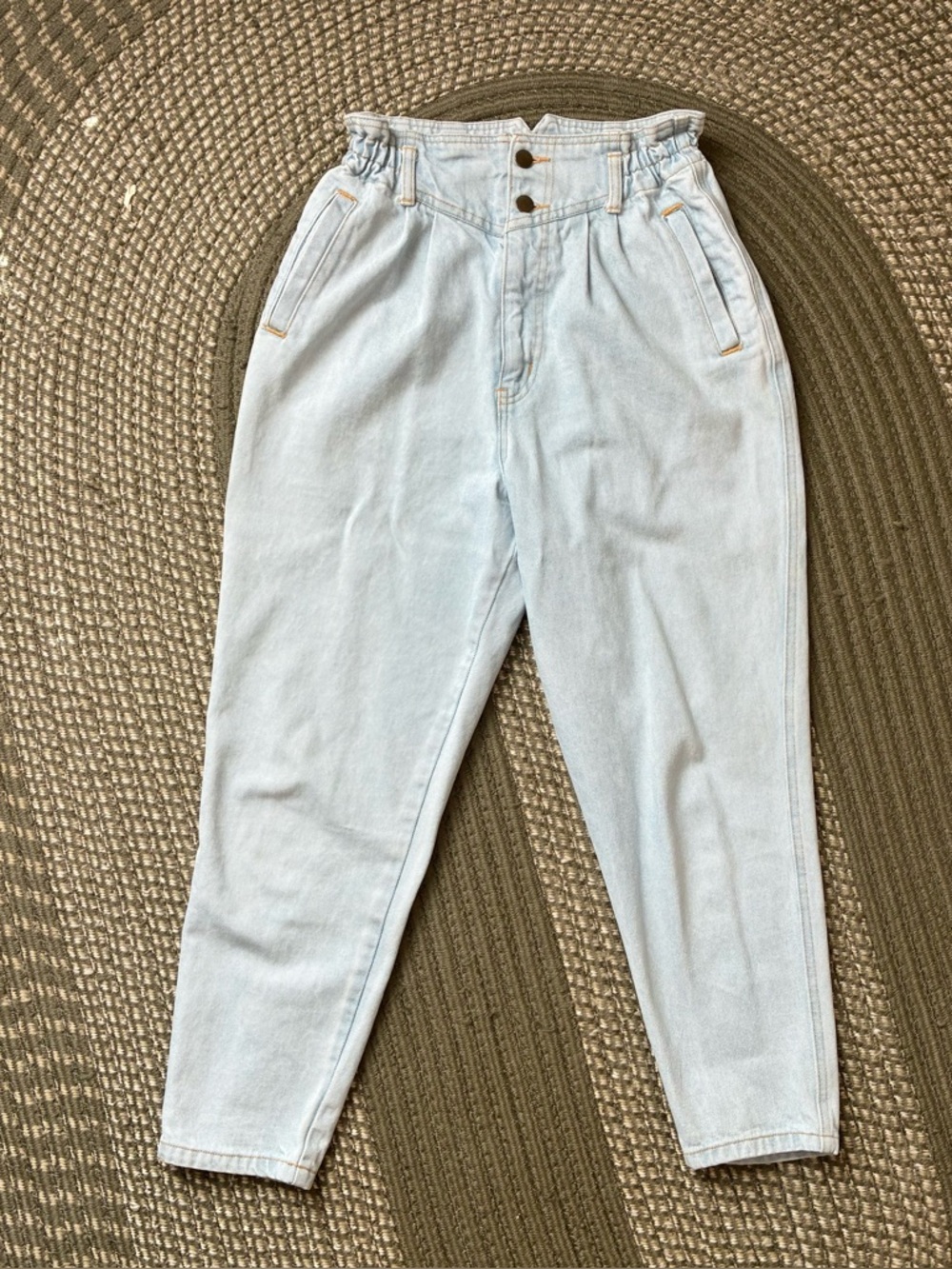 Vintage Style Light Wash High Rise Jeans Size 6